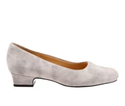 Women's Trotters Doris Pumps